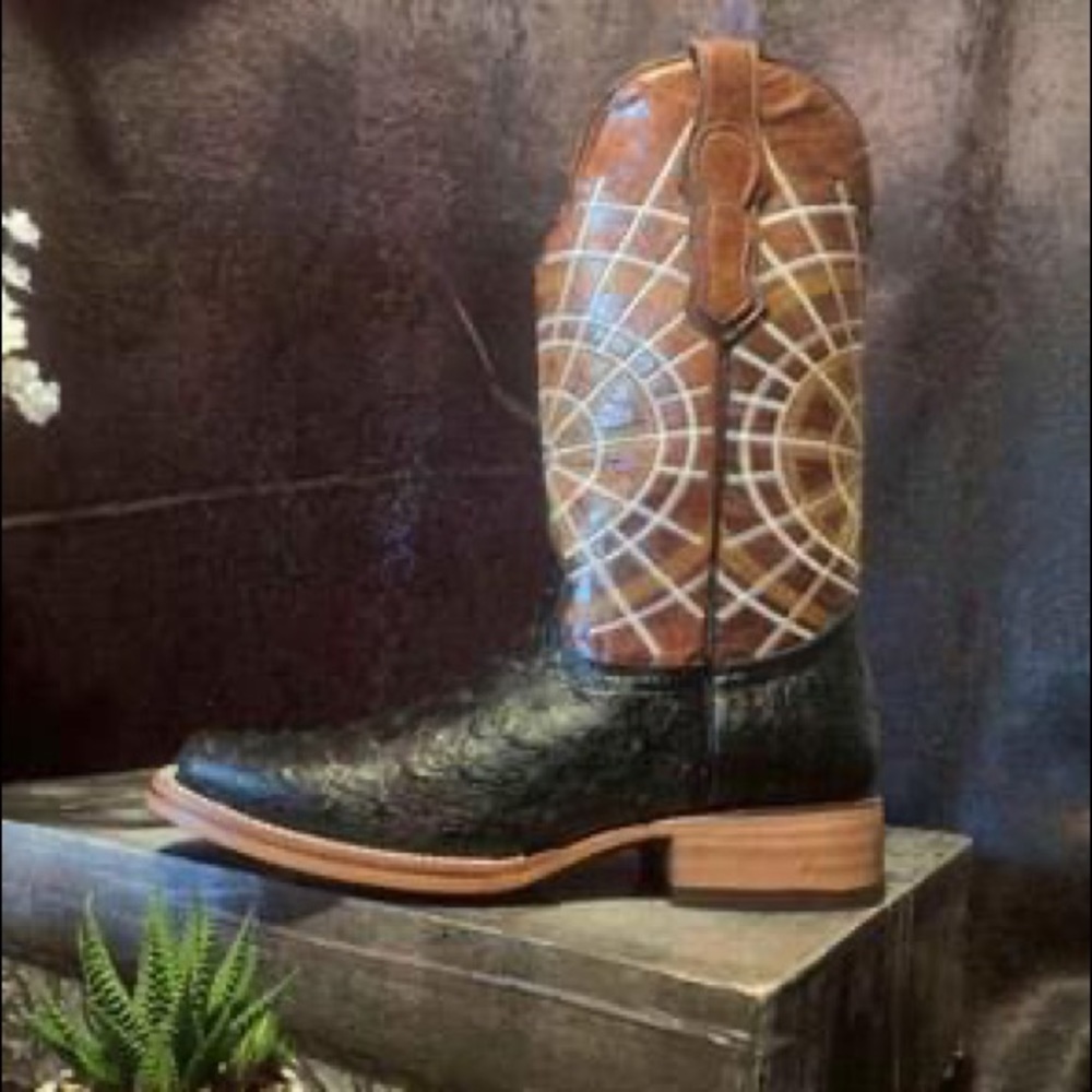 Mexican/cowboy boots.